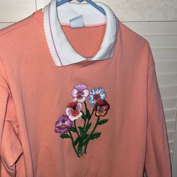 CB Habland collared floral sweatshirt, size medium - Picture 3 of 5